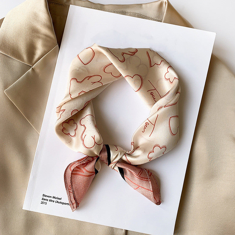 Jedwabna apaszka – elegancja w każdym detalu